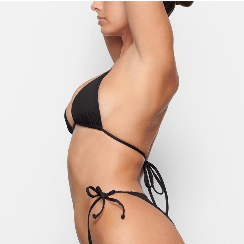 SKIMS Onyx Recycled triangle bikini top size 4X C/D cup